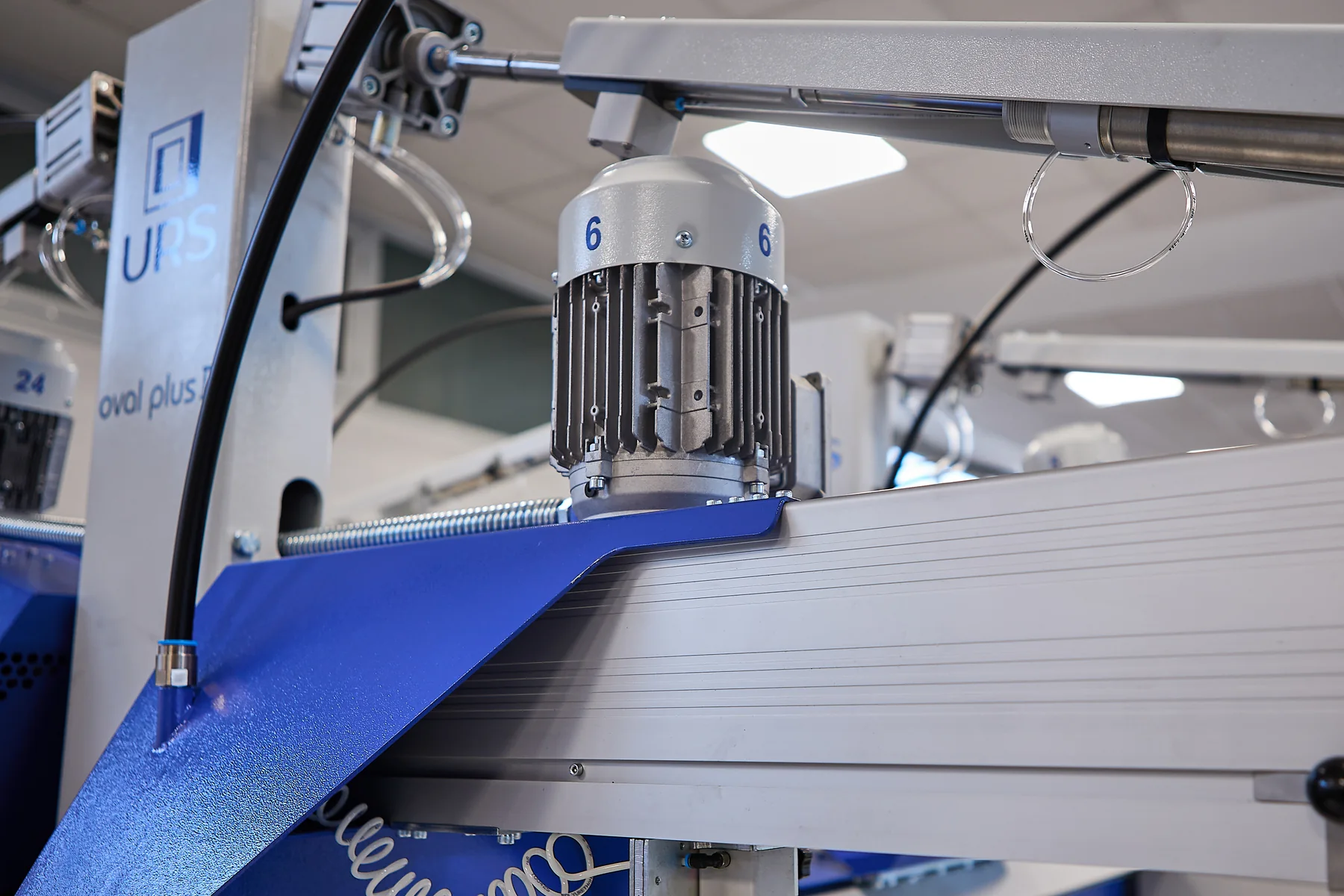 AC frequency drive motor on the Oval Plus II